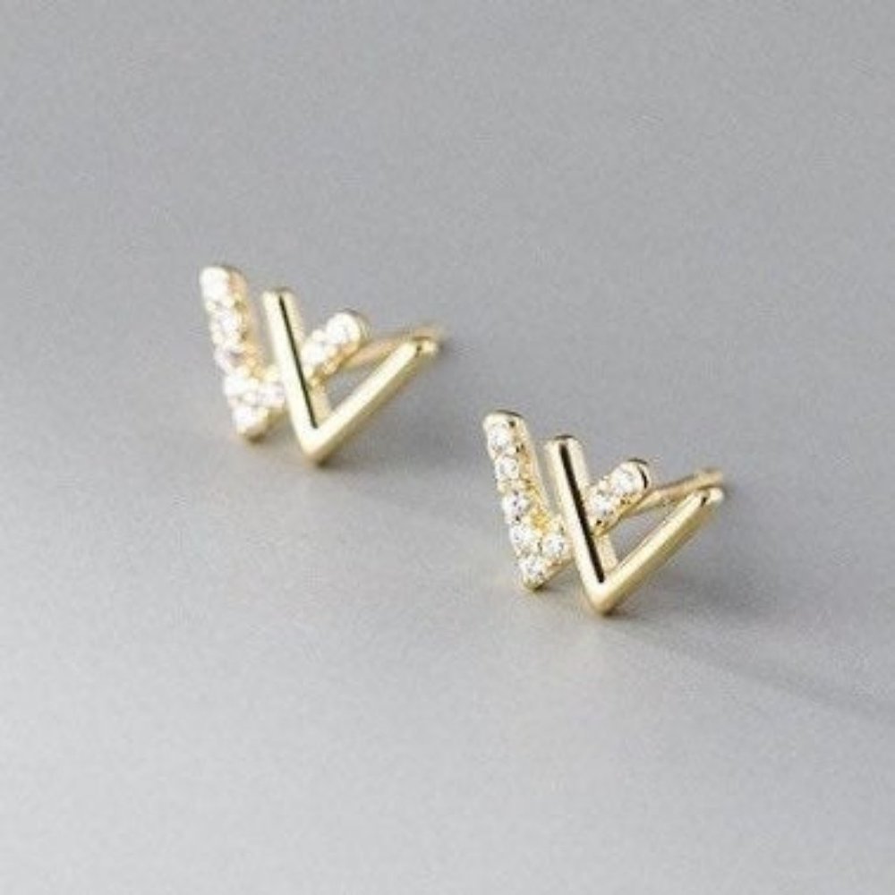 S925 W Shape Studs Earrings w/ Tiny CZ-Gold ECZ013